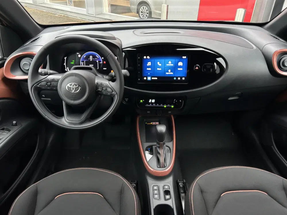 Toyota Aygo X Hybrid 115 pulse uit 2025, foto 11
