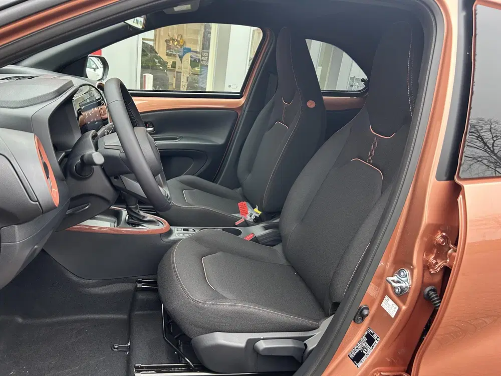 Toyota Aygo X Hybrid 115 pulse uit 2025, foto 12