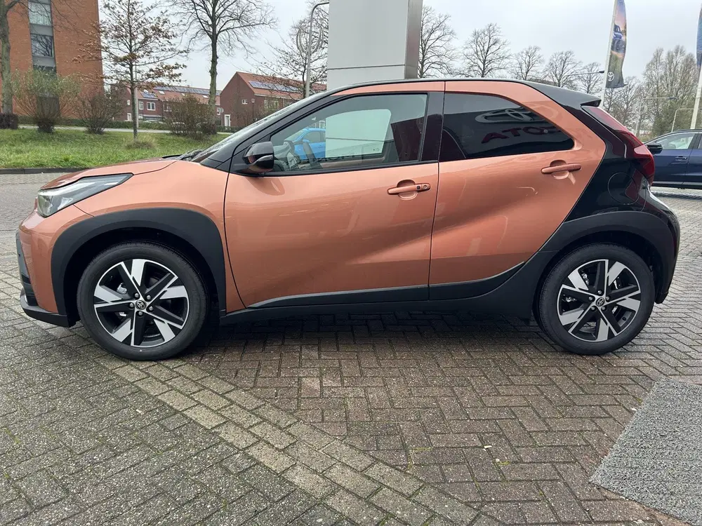 Toyota Aygo X Hybrid 115 pulse uit 2025, foto 6