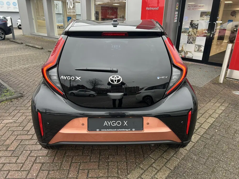Toyota Aygo X Hybrid 115 pulse uit 2025, foto 7