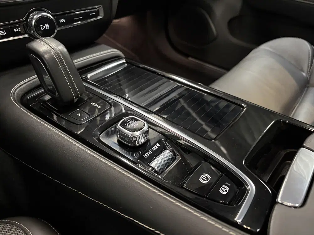 Volvo S60 2.0 Recharge T6 PHEV AWD R-Design Pano uit 2021, foto 15
