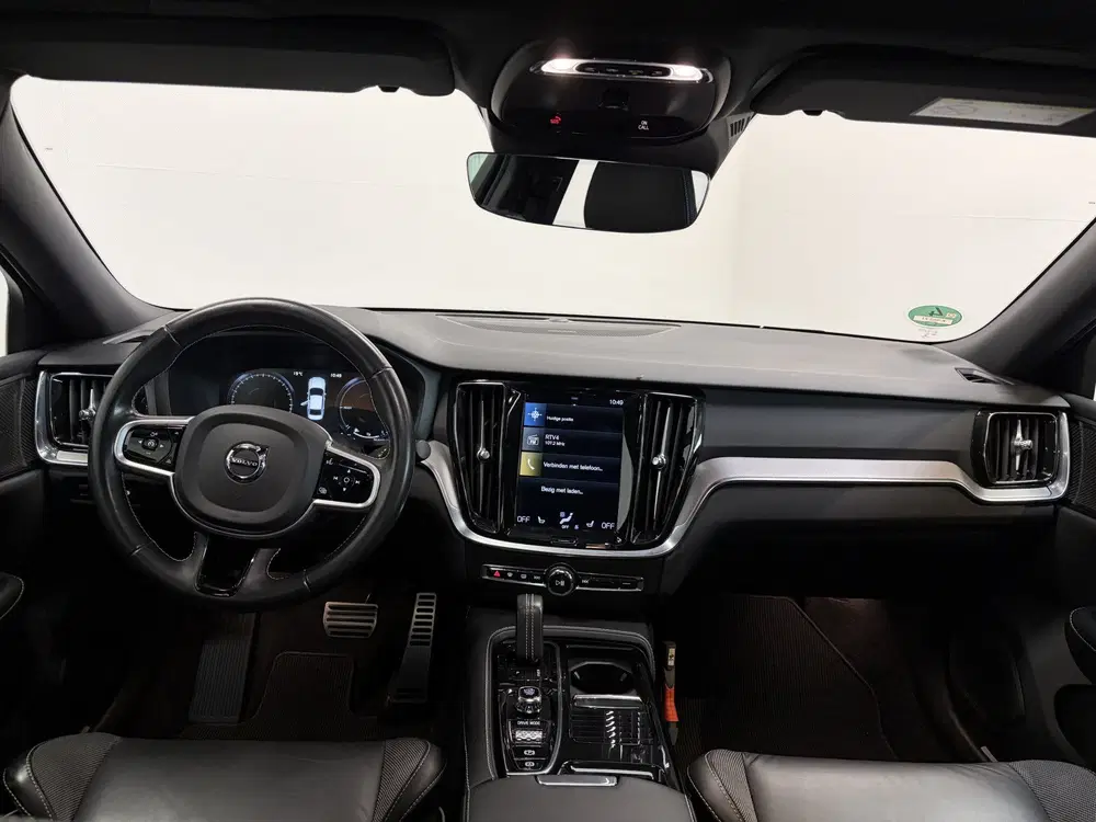 Volvo S60 2.0 Recharge T6 PHEV AWD R-Design Pano uit 2021, foto 2