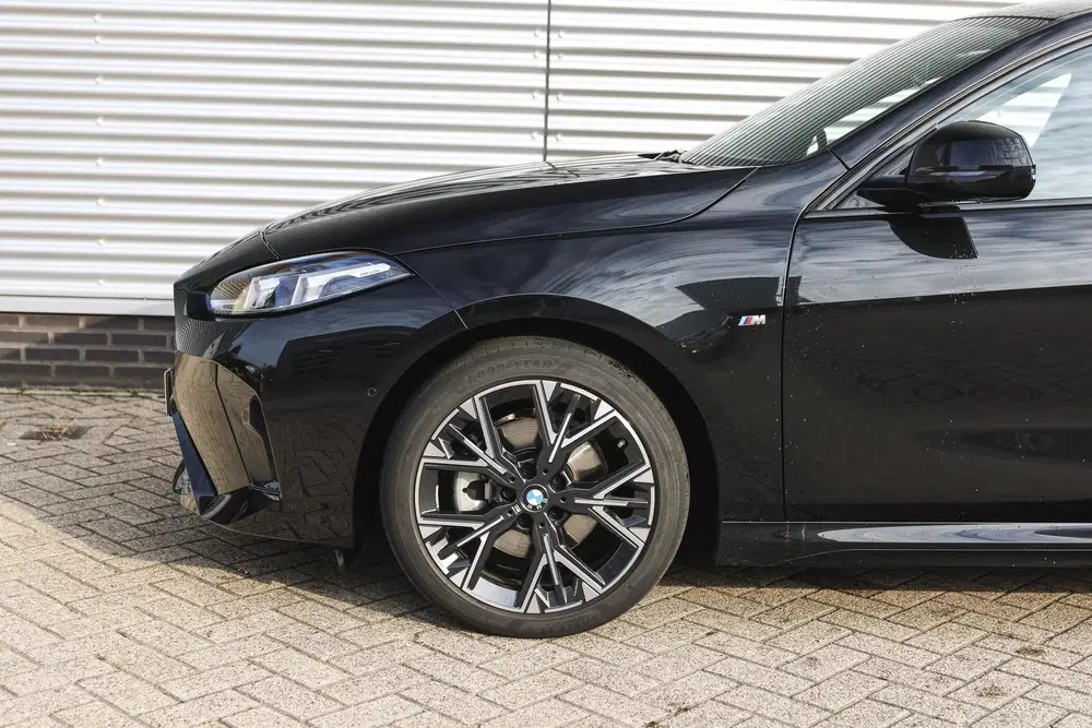 BMW 1-serie 120 M Sport Automaat uit 2025, foto 4