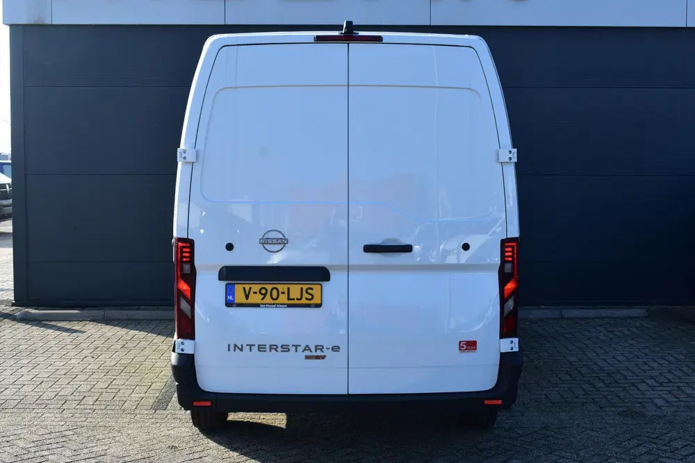 Nissan Interstar L2H2 Limited 87 kWh 140PK uit 2025, foto 3