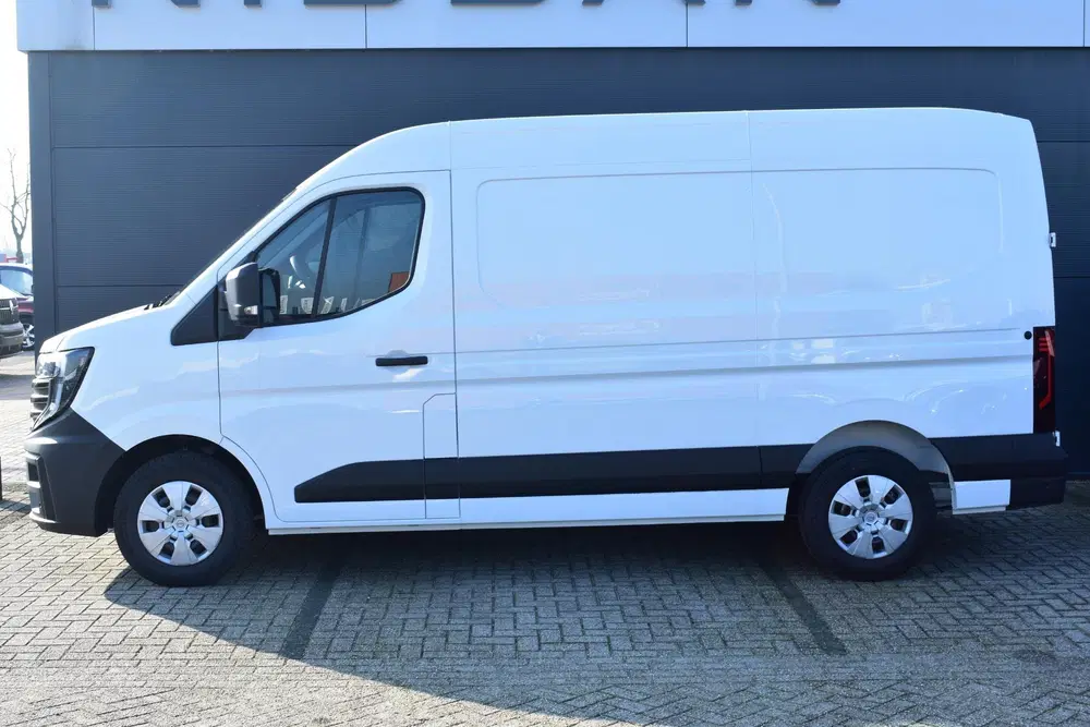 Nissan Interstar L2H2 Limited 87 kWh 140PK uit 2025, foto 5