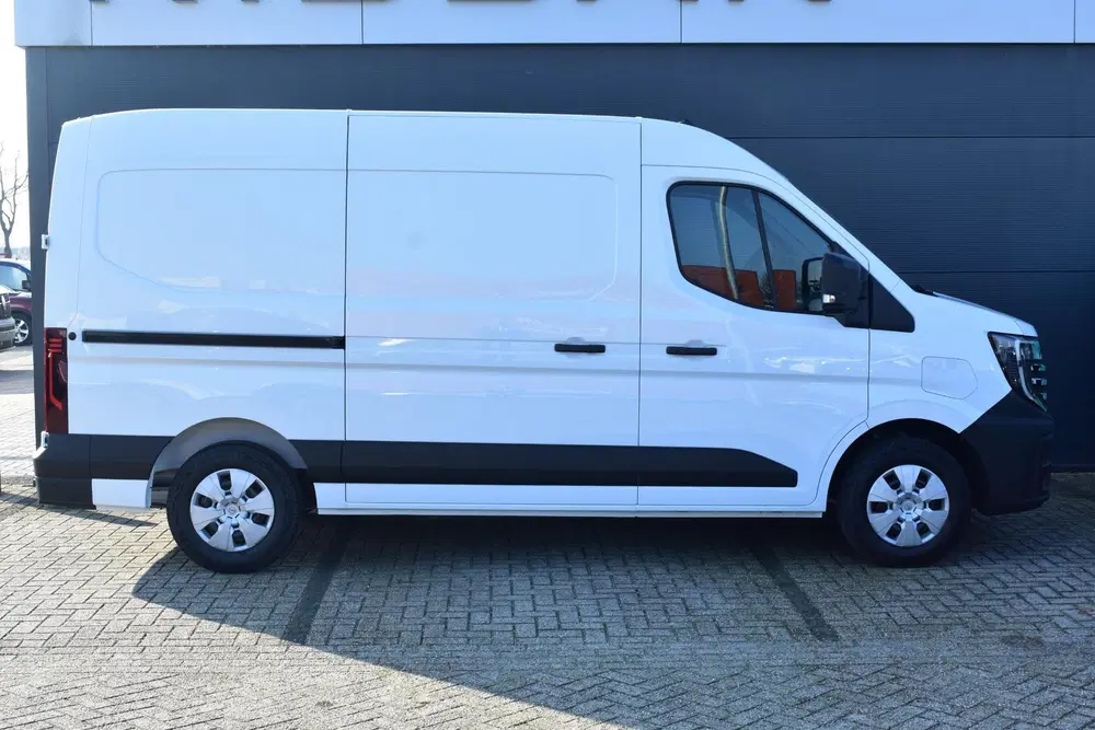 Nissan Interstar L2H2 Limited 87 kWh 140PK uit 2025, foto 6