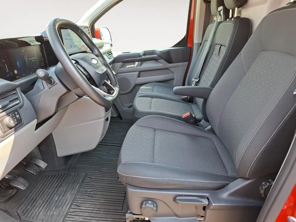 Ford Transit Custom 320 2.0 TDCI L2H1 Limited 136 pk handges uit 2024, foto 10