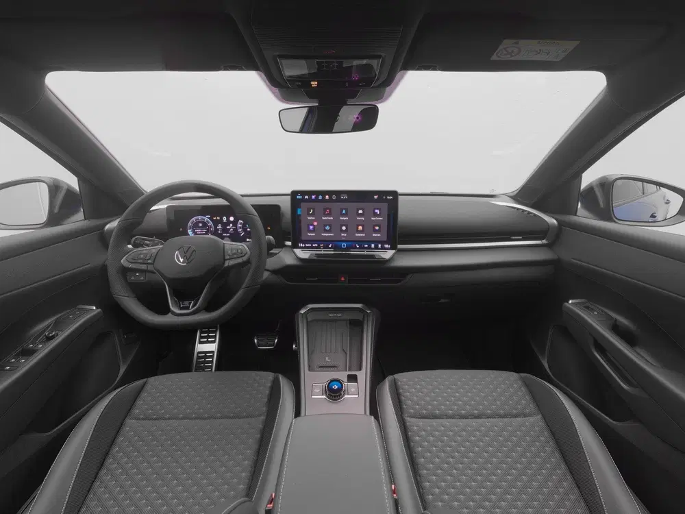 Volkswagen T-Roc R-Line First Edition 1.5 eTSI 150 PK SUV uit 2026, foto 3