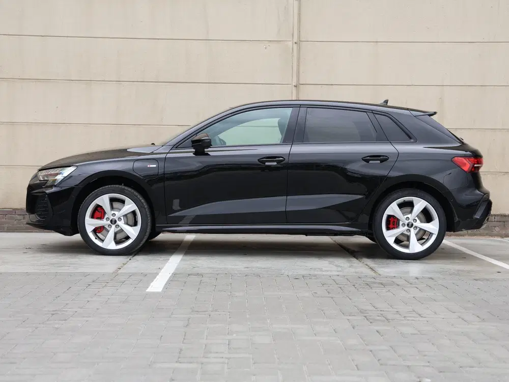 Audi A3 S edition Competition 45 TFSI e 272 PK uit 2026, foto 11