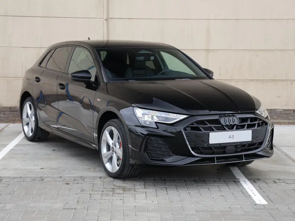 Audi A3 S edition Competition 45 TFSI e 272 PK uit 2026, foto 3