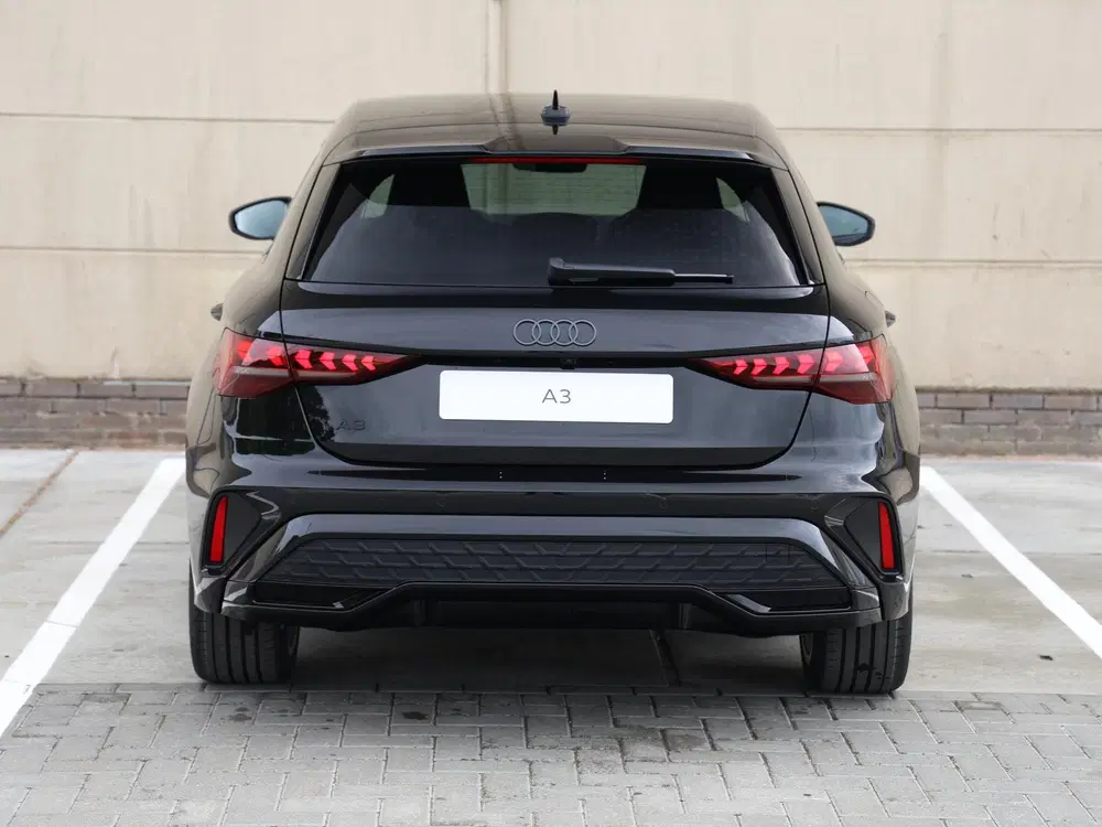 Audi A3 S edition Competition 45 TFSI e 272 PK uit 2026, foto 6