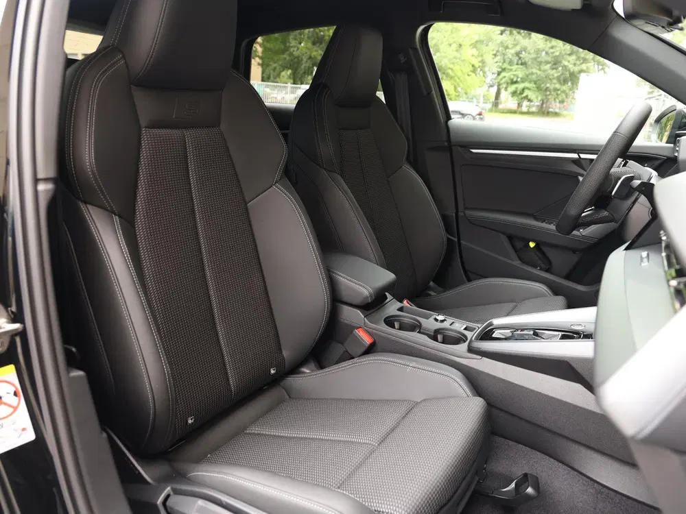 Audi A3 S edition Competition 45 TFSI e 272 PK uit 2026, foto 8