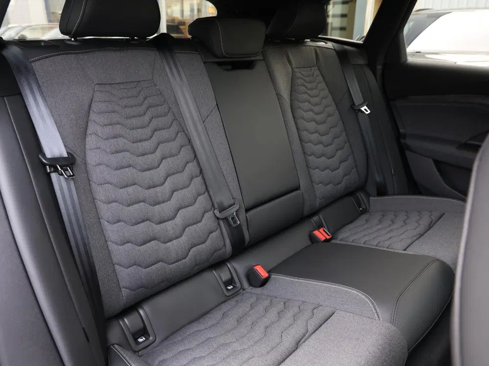 Audi A6 S edition 83 kWh 210 kW uit 2025, foto 10