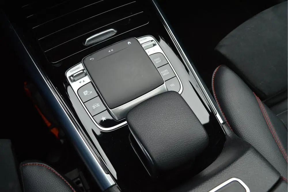Mercedes-Benz B-Klasse 180 Business Solution AMG uit 2019, foto 15