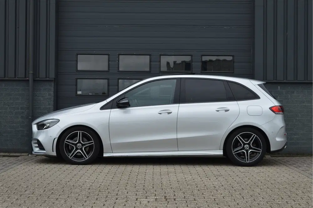 Mercedes-Benz B-Klasse 180 Business Solution AMG uit 2019, foto 3