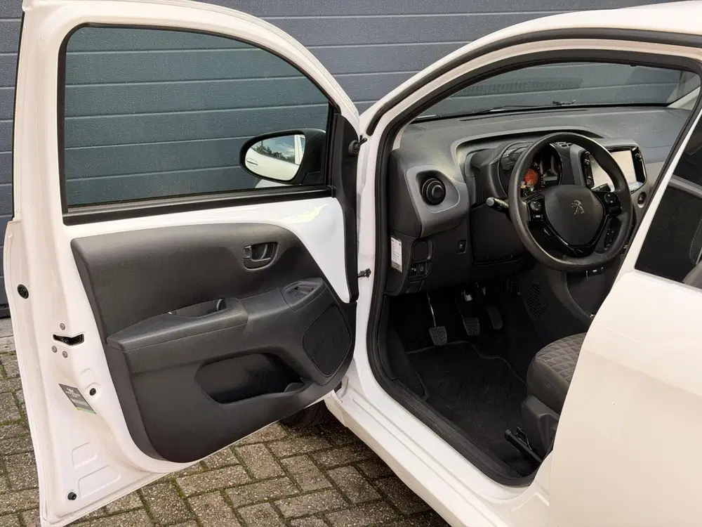 Peugeot 108 1.0 e-VTi Active uit 2022, foto 14
