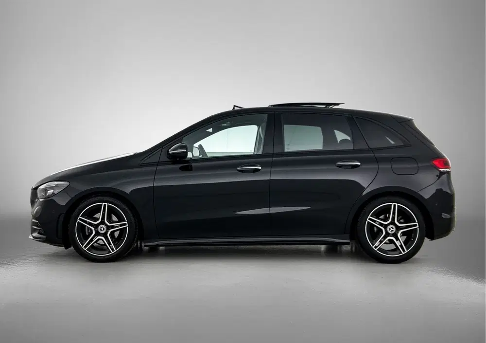 Mercedes-Benz B-Klasse 180 AMG Nightpakket uit 2021, foto 3