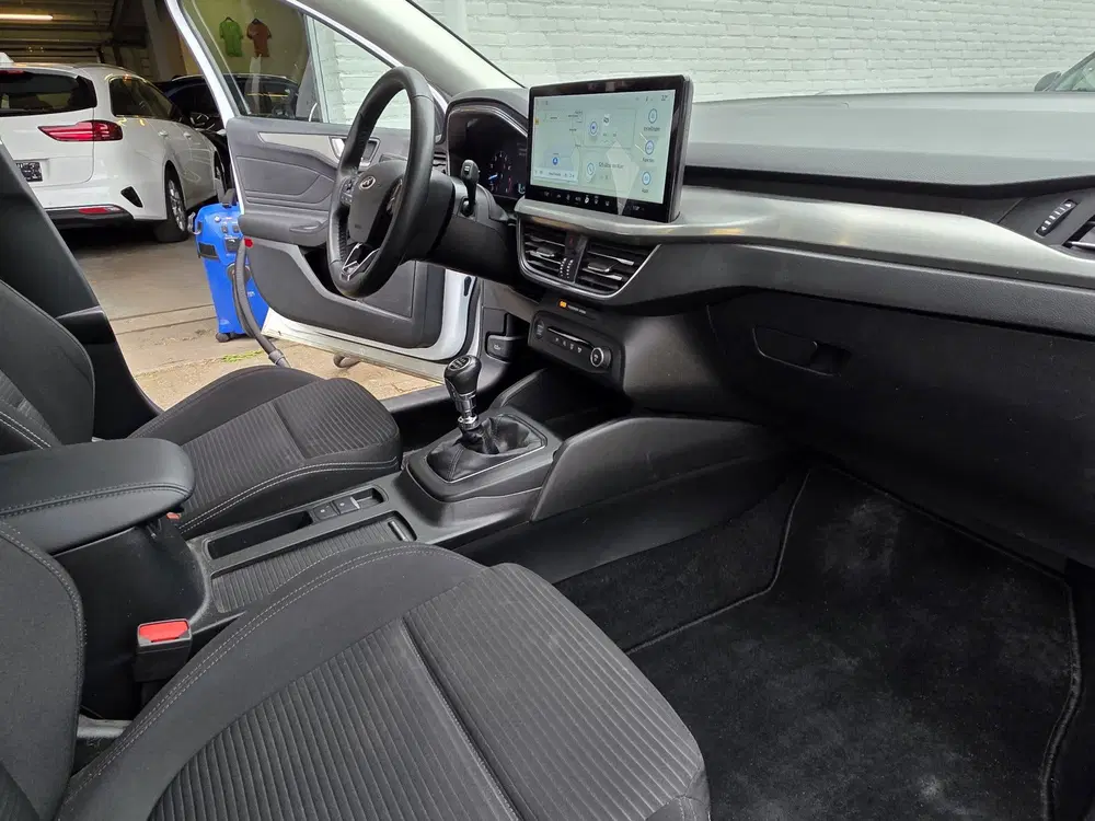 Ford Focus 1.0 Hybr uit 2022, foto 3