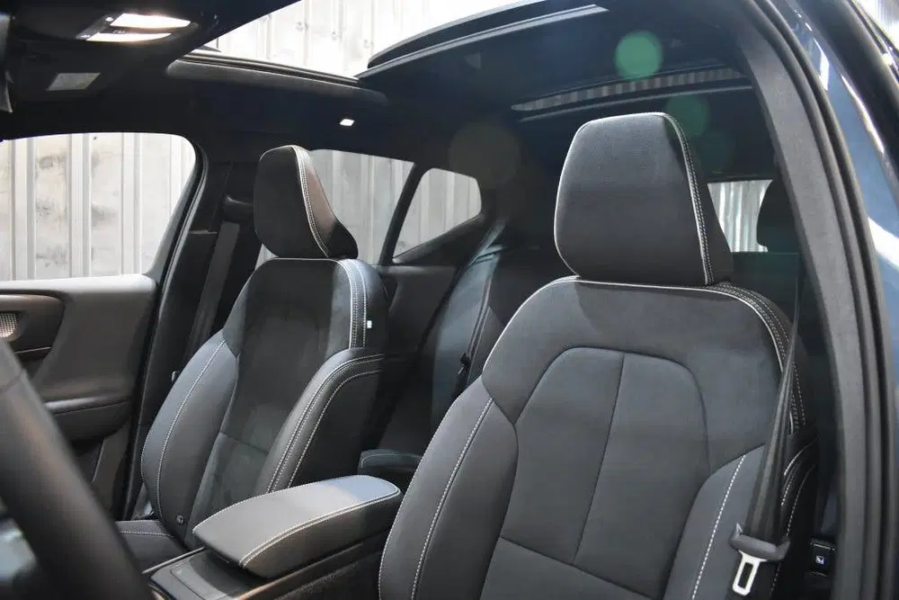 Volvo EX40 Twin 408pk uit 2026, foto 4