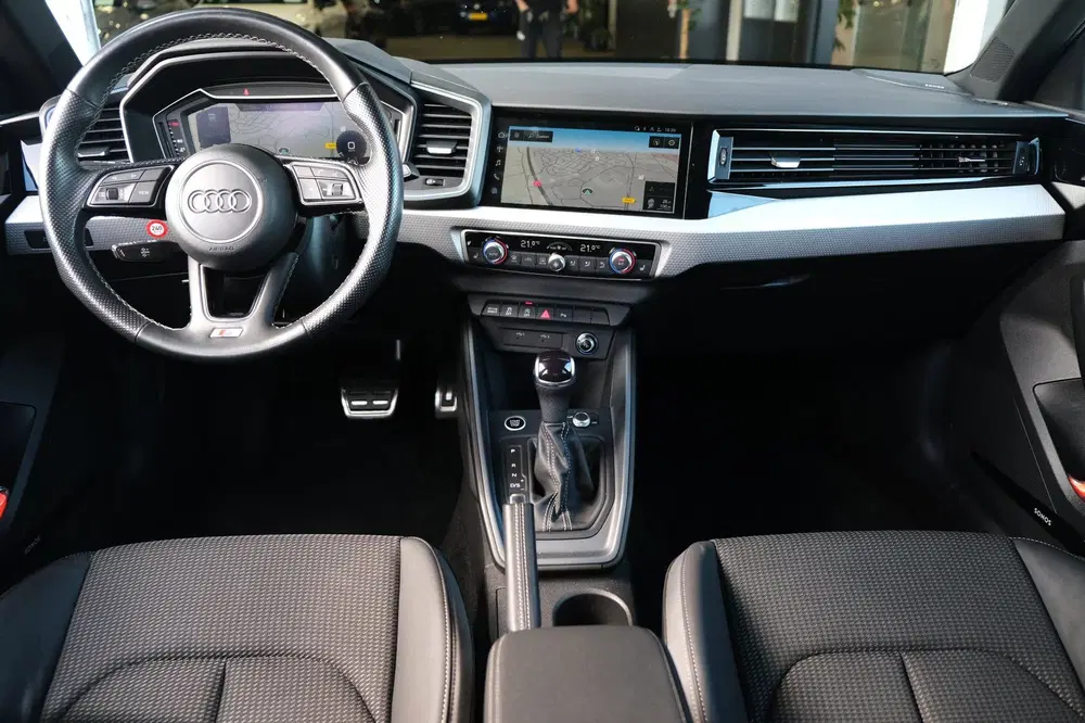 Audi A1 30 TFSI Citycarver S-tronic S-Line Navi L uit 2022, foto 11