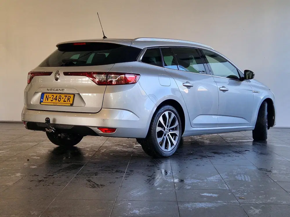 Renault Megane Mégane Estate 1.3 TCe Limited uit 2020, foto 2