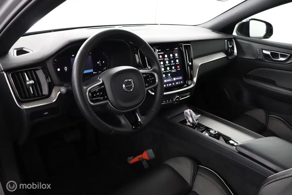 Volvo S60 2.0 B4 Ultimate Dark SCHUIFDAK uit 2023, foto 5