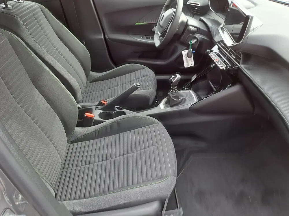 Peugeot 2008 1.2 PureTech 100 Active uit 2024, foto 9