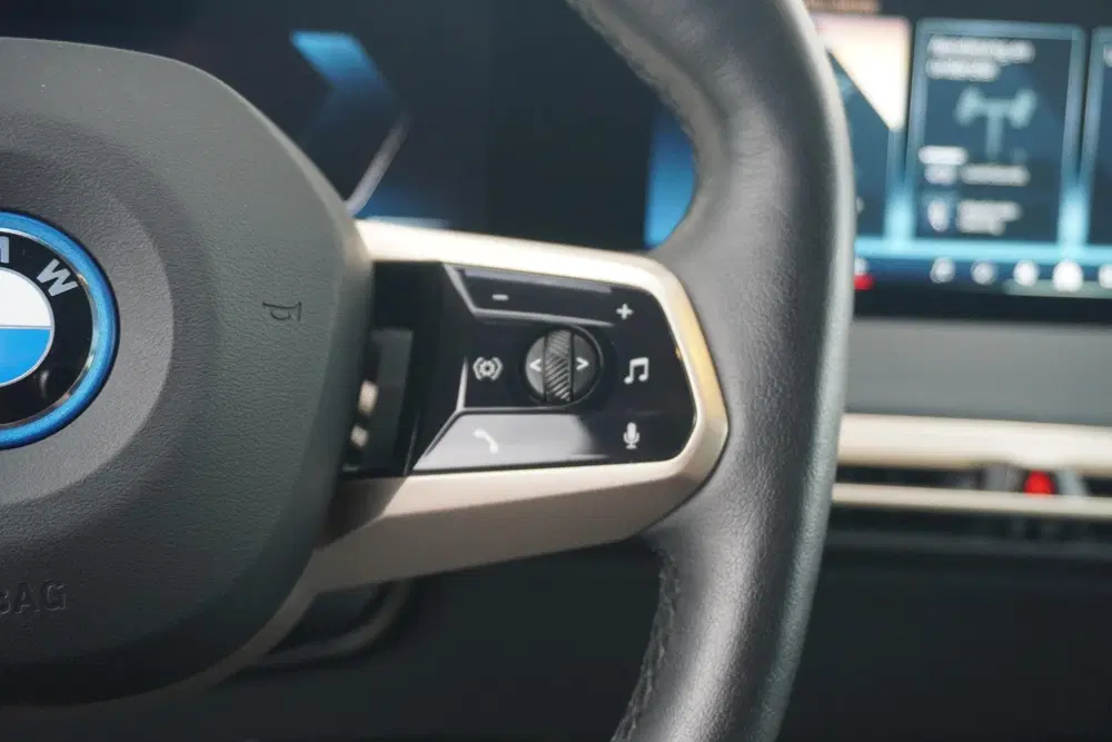 BMW iX xDrive40 uit 2023, foto 13