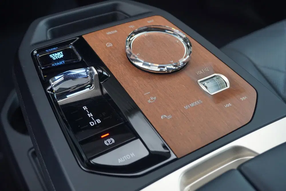 BMW iX xDrive40 uit 2023, foto 14