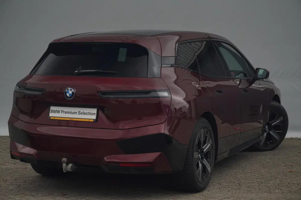 BMW iX xDrive40 uit 2023, foto 2
