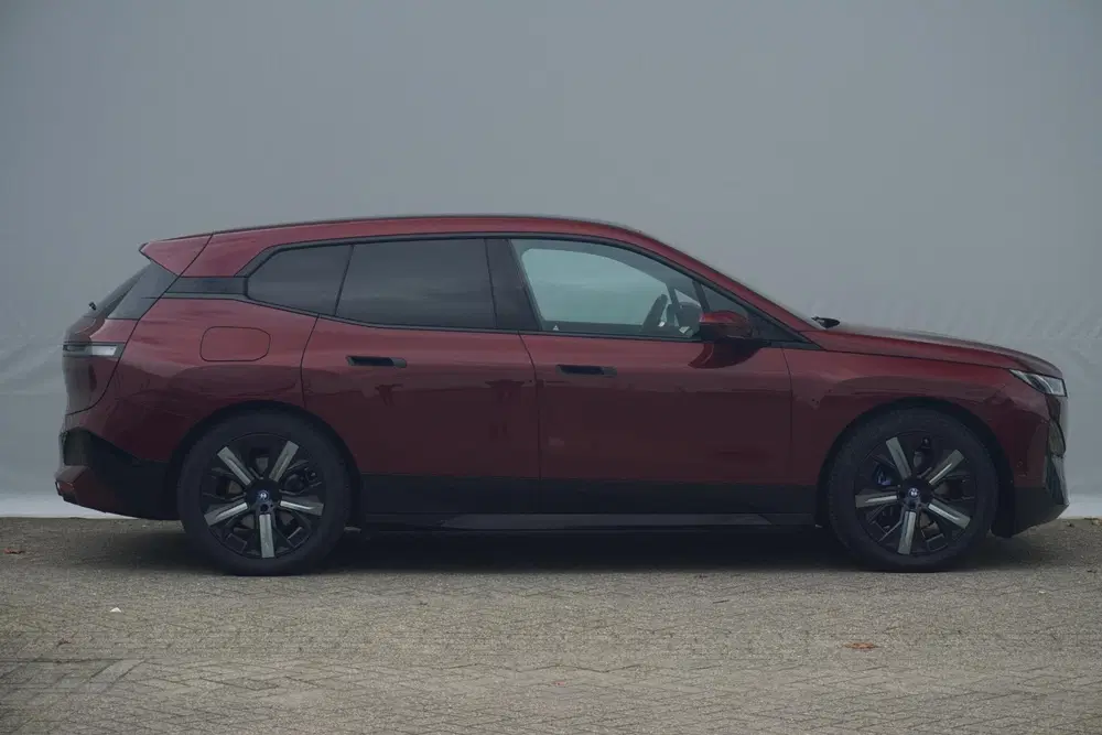 BMW iX xDrive40 uit 2023, foto 4