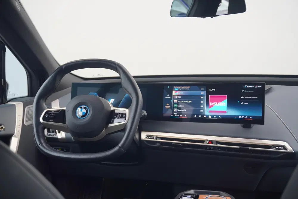 BMW iX xDrive40 uit 2023, foto 8
