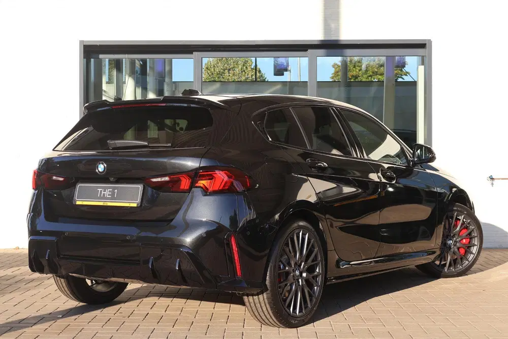 BMW 1-serie 120 uit 2026, foto 2