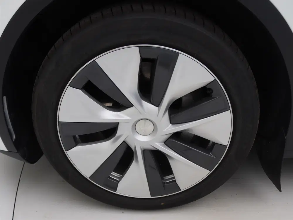 Tesla Model Y Long Range AWD 75kWh 351pk 93.3% SoH [ AMD uit 2023, foto 13