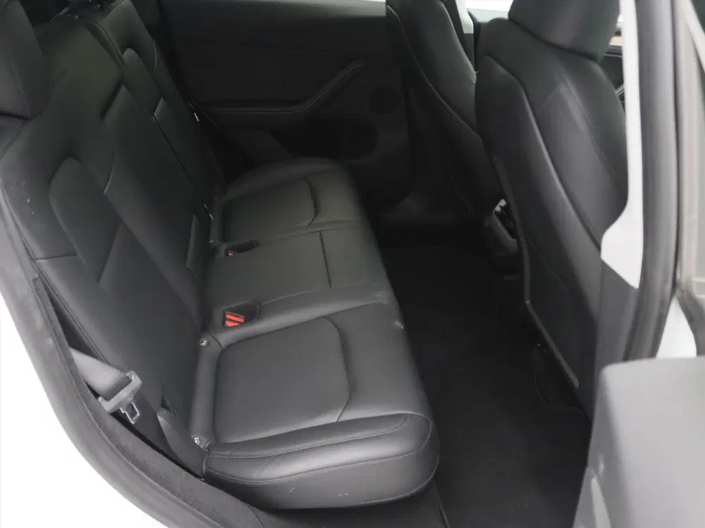 Tesla Model Y Long Range AWD 75kWh 351pk 93.3% SoH [ AMD uit 2023, foto 15