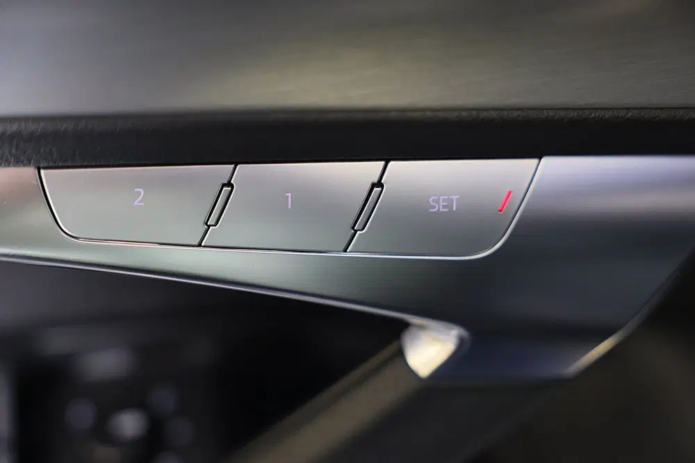 Audi A6 55 TFSI e Quattro RS6 Look uit 2023, foto 12