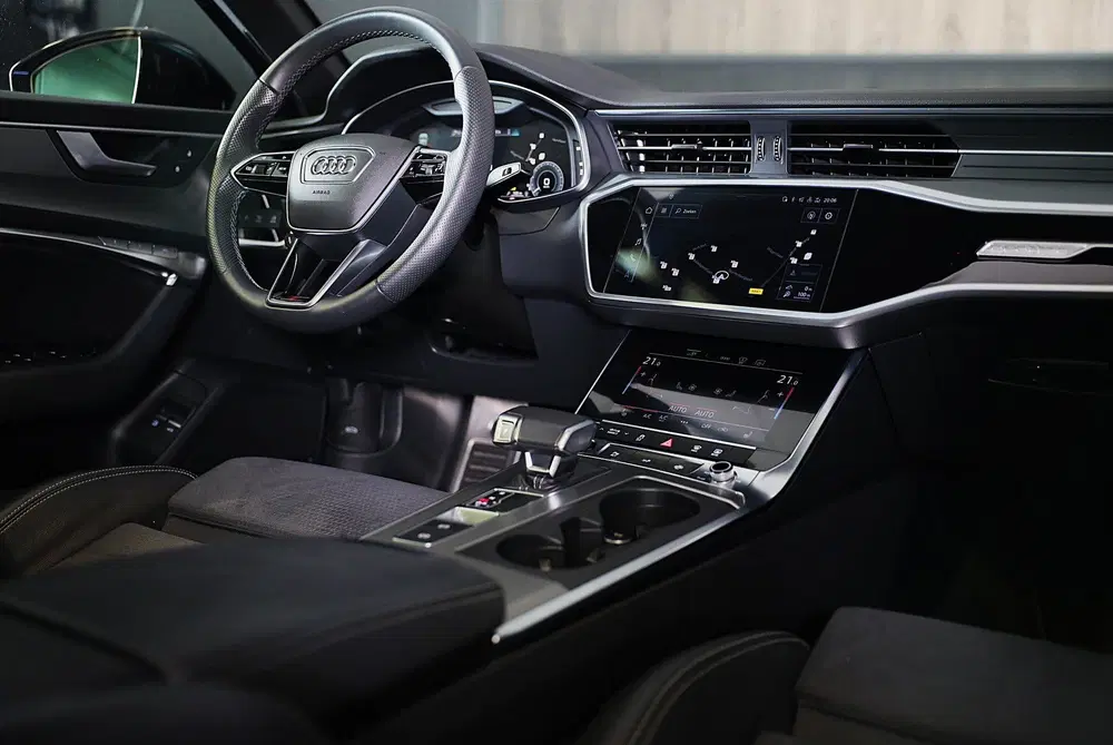 Audi A6 55 TFSI e Quattro RS6 Look uit 2023, foto 6