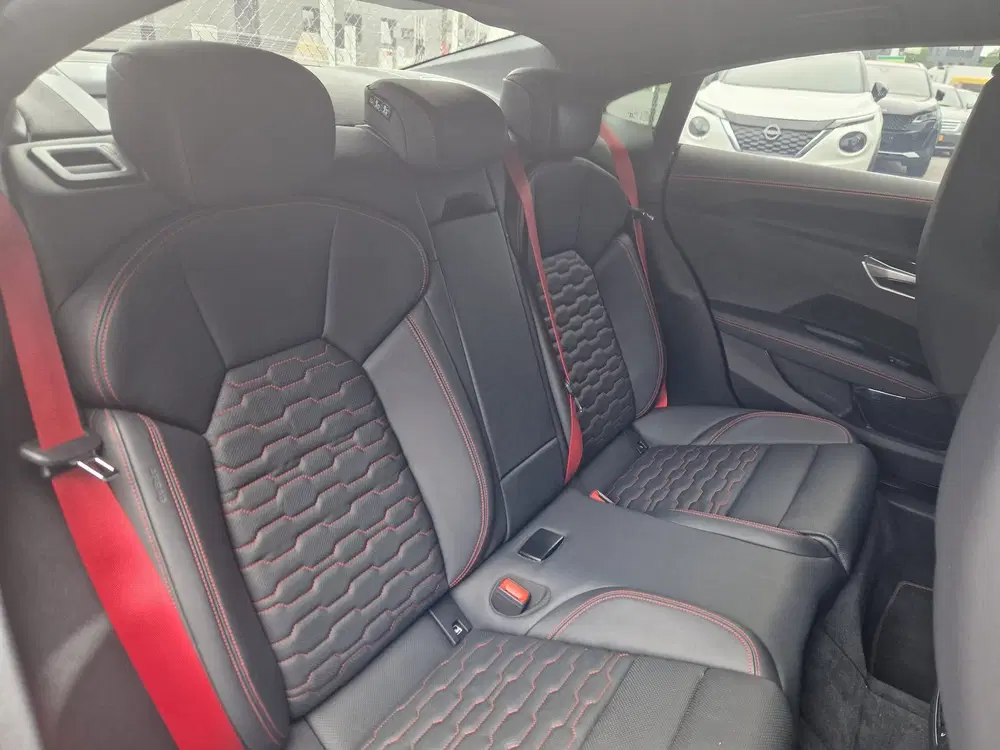 Audi e-tron GT RS 93 kWh uit 2021, foto 13