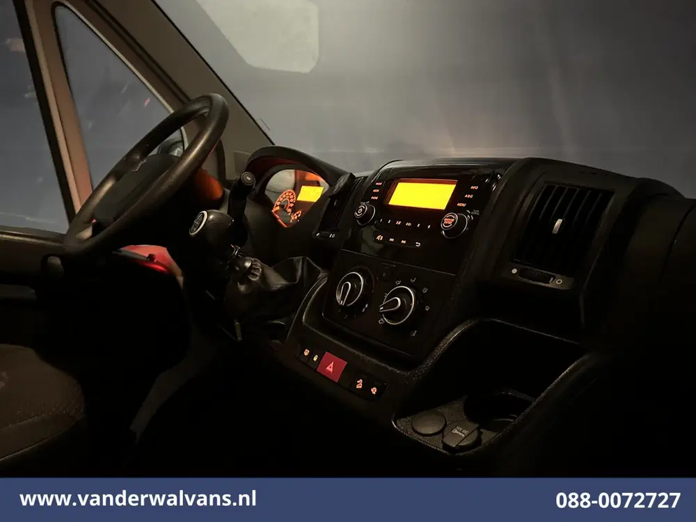 Peugeot Boxer 2.2 BlueHDi 141pk Bakwagen 435cm Lang Laad uit 2022, foto 12