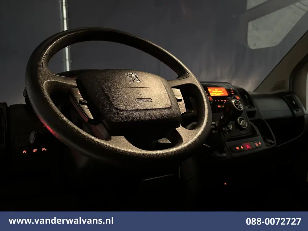 Peugeot Boxer 2.2 BlueHDi 141pk Bakwagen 435cm Lang Laad uit 2022, foto 13