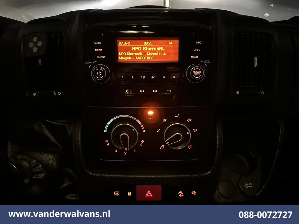 Peugeot Boxer 2.2 BlueHDi 141pk Bakwagen 435cm Lang Laad uit 2022, foto 14