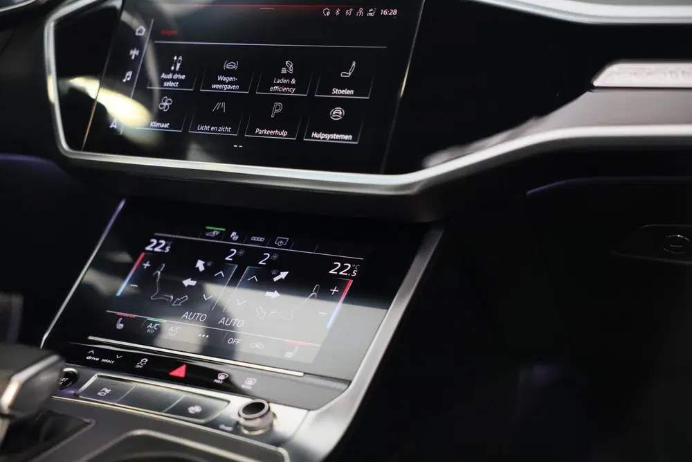 Audi A6 55 TFSI E Quattro Competition uit 2021, foto 14