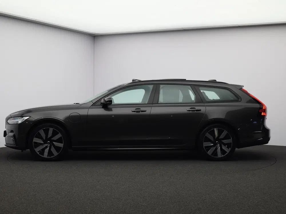 Volvo V90 T8 AWD Plug-in hybrid Ultra Dark uit 2025, foto 5