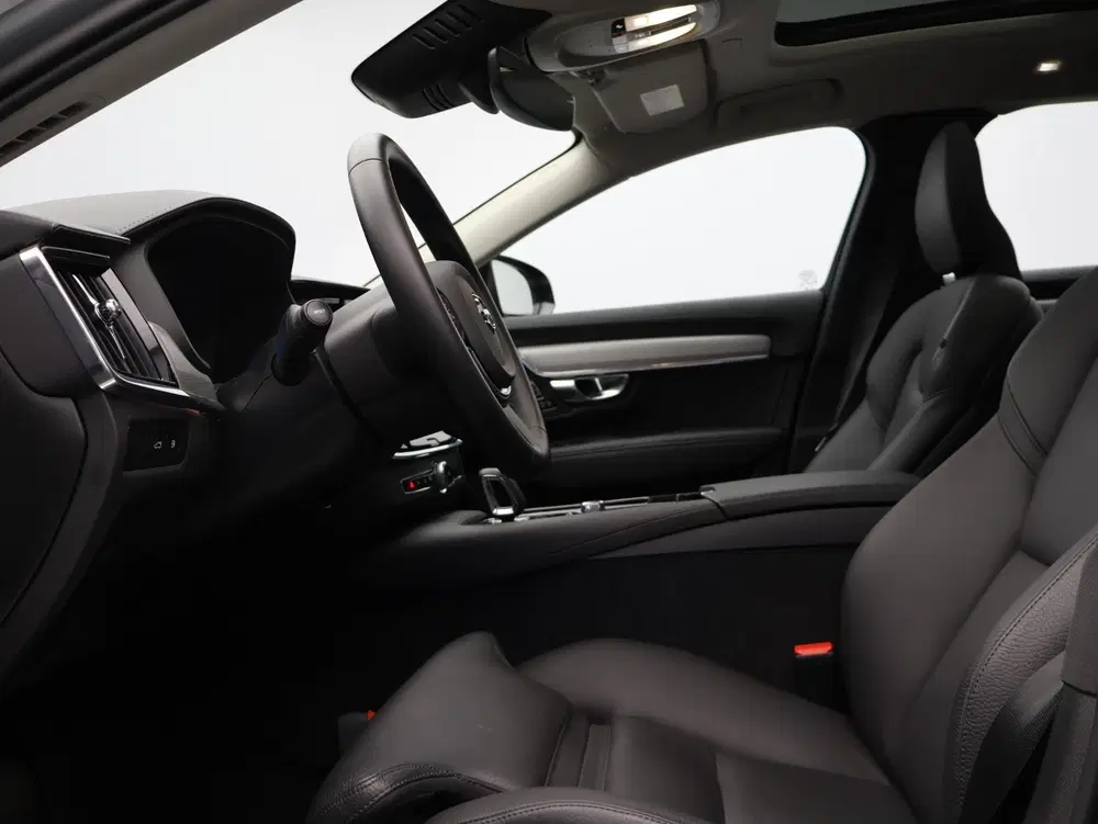 Volvo V90 T8 AWD Plug-in hybrid Ultra Dark uit 2025, foto 7