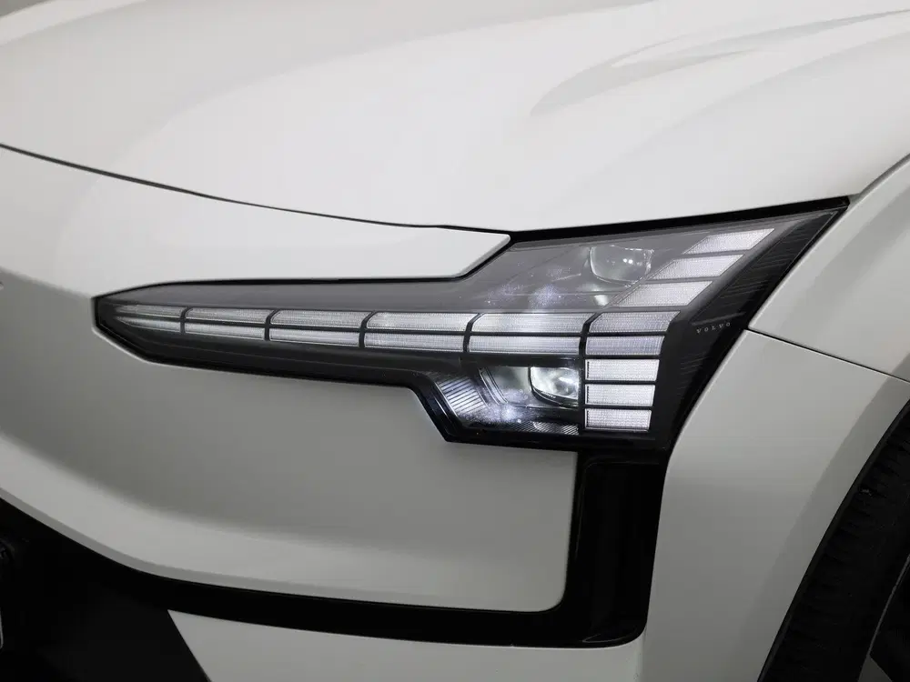 Volvo EX30 P5 Long Range Core uit 2024, foto 15