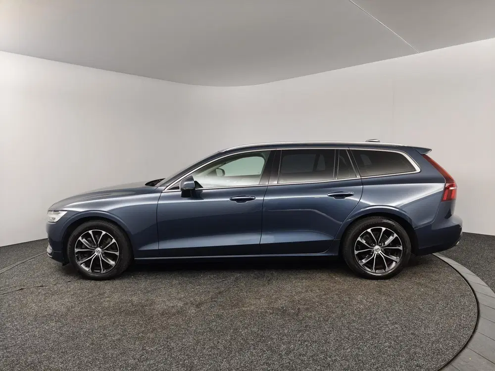 Volvo V60 2.0 B3 Momentum Business uit 2022, foto 15