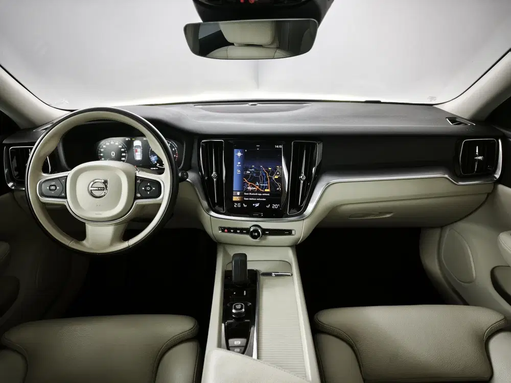 Volvo V60 2.0 B3 Momentum Business uit 2022, foto 3
