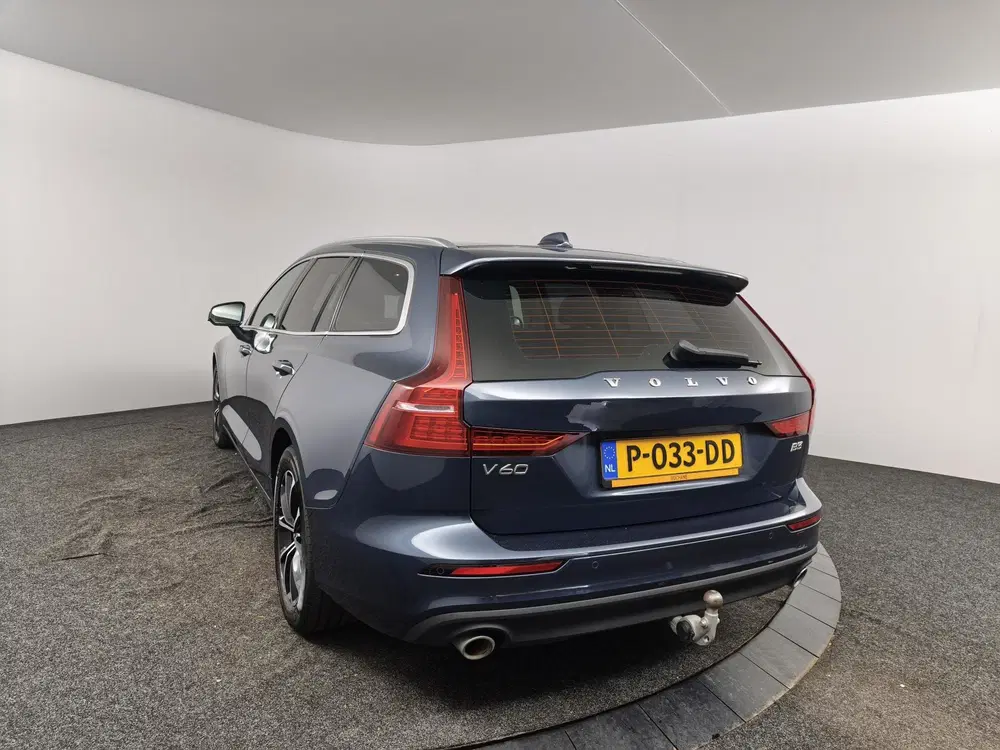 Volvo V60 2.0 B3 Momentum Business uit 2022, foto 6