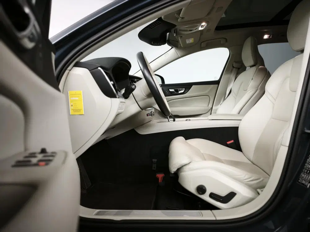Volvo V60 2.0 B3 Momentum Business uit 2022, foto 7