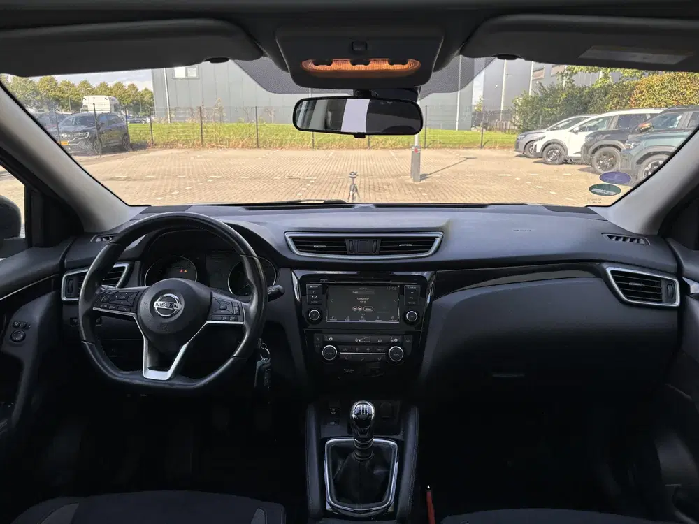Nissan Qashqai 1.3 DIG-T Acenta l Navigatie l Bose l Pano uit 2019, foto 3